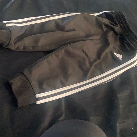 Toddler adidas joggers - Picture 3 of 4